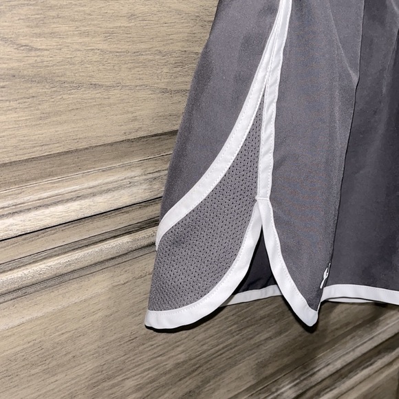 Under Armour Dri-Fit Running Shorts - Picture 2 of 5